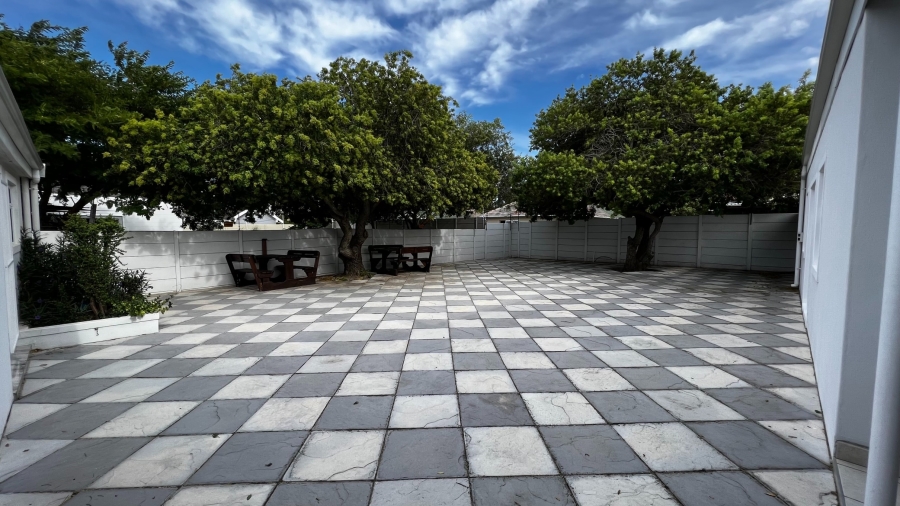 Commercial Property for Sale in Audas Estate Western Cape